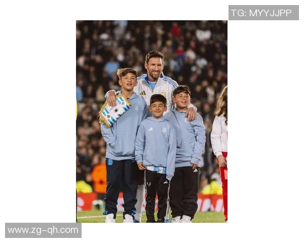 与梅西合影足球鞋的传奇球星们足坛瞬间成就与荣耀的完美碰撞