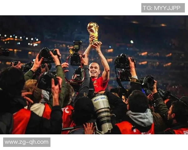 二十年辉煌足迹见证传奇足球巨星的成长与巅峰荣耀