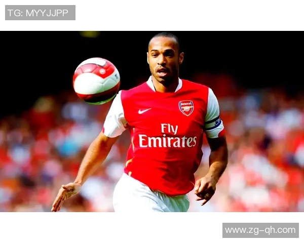 足球十大回旋球星风采展示：那些改变比赛节奏的传奇人物